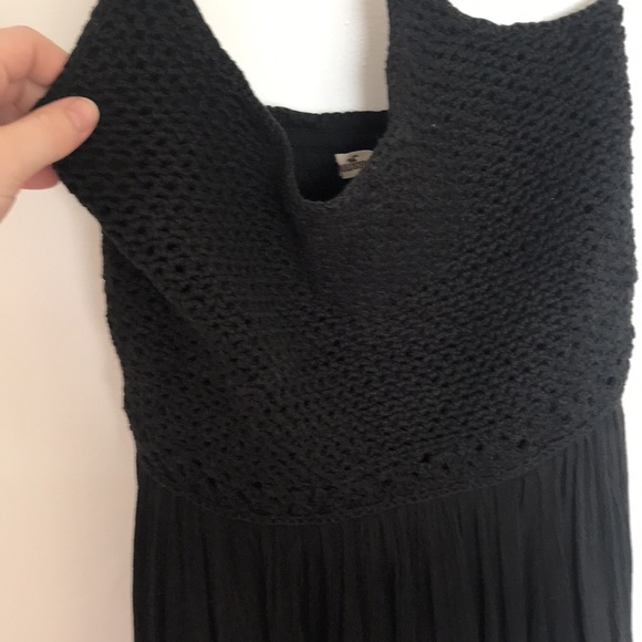 Halter dress - Picture 2 of 3